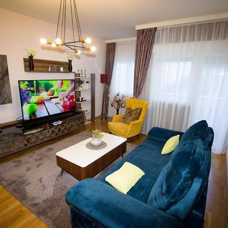 מוסטר Apartment Mistik מראה חיצוני תמונה