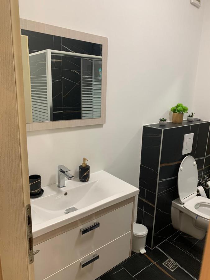 מוסטר Apartment Mistik מראה חיצוני תמונה