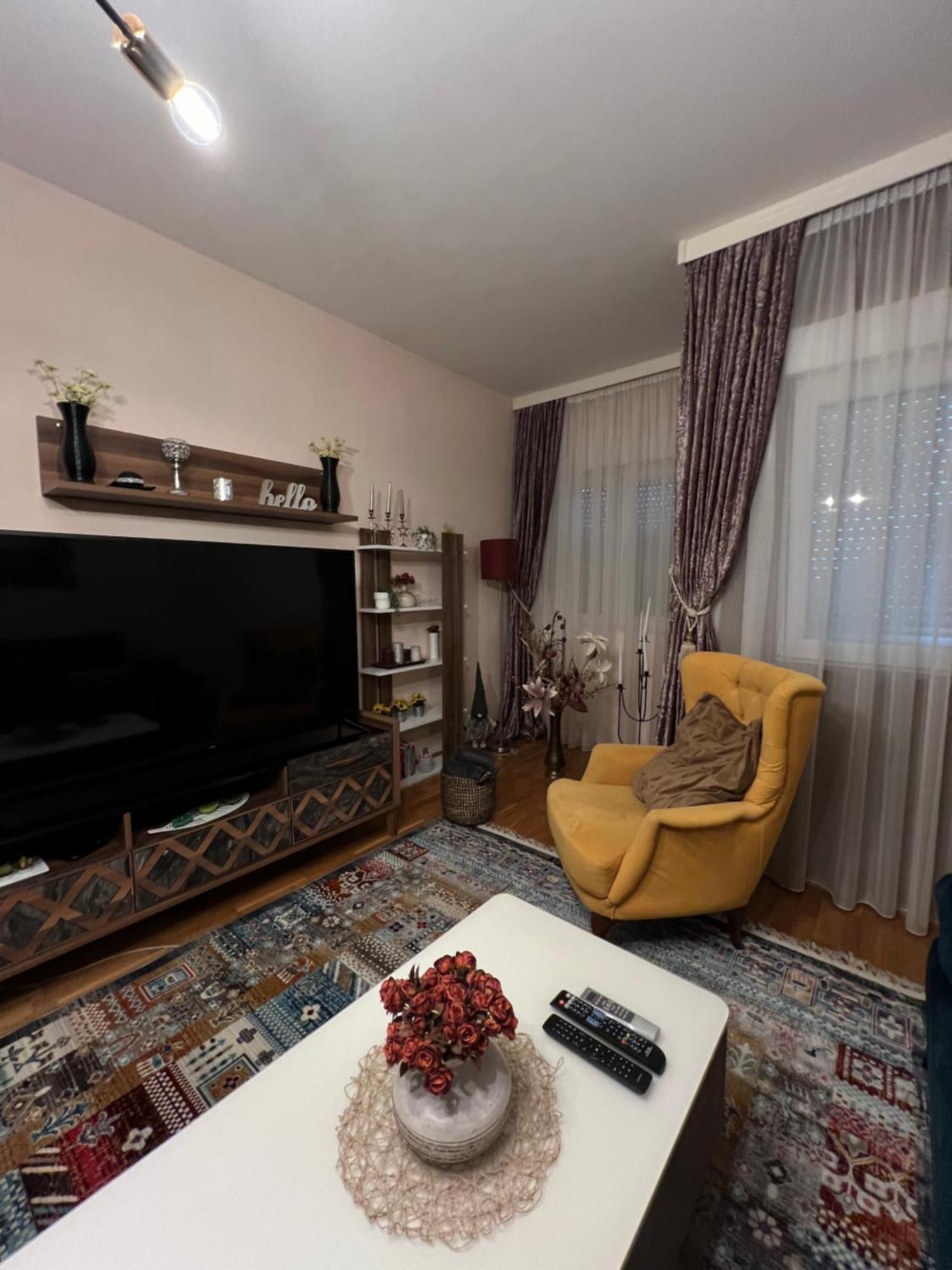 מוסטר Apartment Mistik מראה חיצוני תמונה